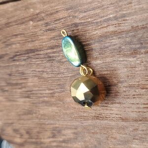 Gold and glitz pendant (gold tone‎ crystal bead)